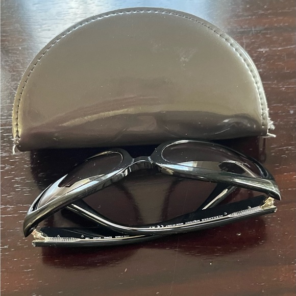 ALEXANDER MCQUEEN SUNGLASSES AMQ 4190/S BLACK  SJH-N3 AUTHENTIC with a case - Picture 5 of 5